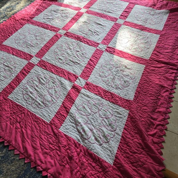 Vintage 1900s Quilt Pink White Hearts Prairie Point Binding Embroidered 90"x 76" - Picture 5 of 12